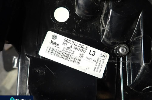VOLKSWAGEN GOLF VII LIFT KOMBI LAMPA PRAWY TYŁ 5G9945096E