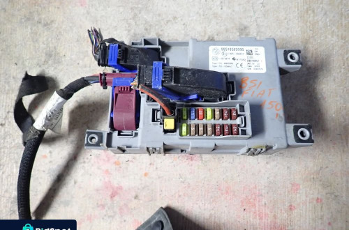 FIAT MODUŁ STEROWNIK BSI 00518525990 28210051