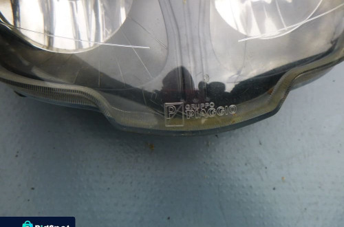 piaggio gilera runner 08r 50 125 lampa reflektor przod przedni