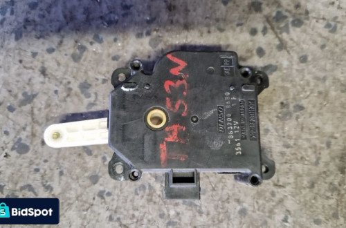 TOYOTA AVENSIS T25 SILNICZEK NAGRZEWNICY 063700-8680