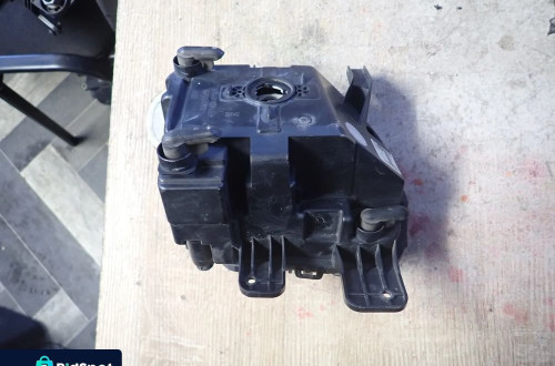 VOLKSWAGEN GOLF VI GTI GTD HALOGEN LAMPA PRZECIWMGIELNA PRAWY PRZÓD 5K0941700C