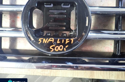 VOLKSWAGEN TIGUAN 5NA LIFT ATRAPA GRILL