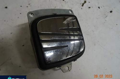 KLAMKA KLAPY TYŁ LEON II 5P0 827565C