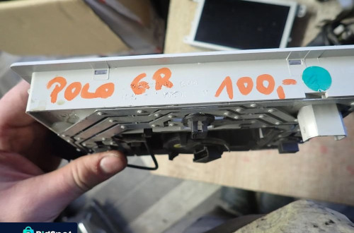 VOLKSWAGEN POLO 6C 6R PANEL SZYBERDACHU LAMPKA WEWNĘTRZNA 6Q0947105Q