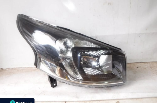 renault vivaro b 14r- lampa przód prawa nowa z uszkodzeniem