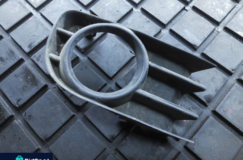 RENAULT MEGANE II KRATKA HALOGENU PRAWA ZDERZAKA 8200115118