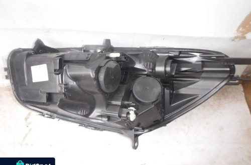 renault clio iv 4 16r- lampa przód prawa nowa oryginał z uszkodz przednia