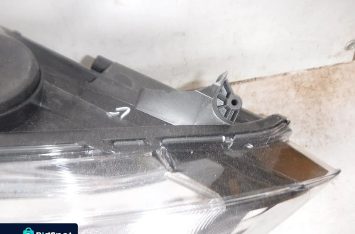 renault clio iv 4 16r- lampa przód prawa nowa oryginał z uszkodz przednia