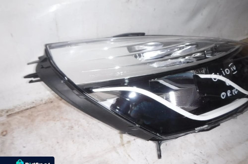renault clio iv 4 16r- lampa przód prawa nowa oryginał z uszkodz przednia