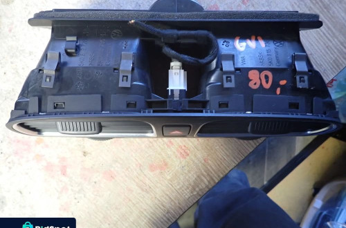 VOLKSWAGEN GOLF VI KRATKA NAWIEWU ŚRODEK 5K0815736