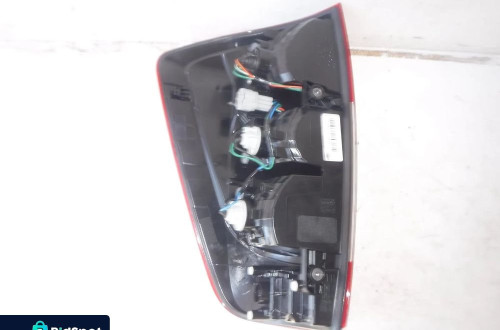 nissan navara d23 np300 lampa tył prawa nowa oryginał z uszko