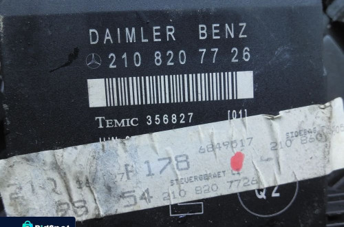Moduł drzwi lewy przód Mercedes E KLASA  W210 2108207726