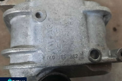 WSPORNIK ŁAPA PODUSZKA SILNIKA GOLF VI OCTAVIA A3 8P