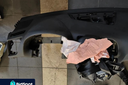 AUDI Q5 8R 13r LIFT DESKA KONSOLA PASY WYSTRZELONA