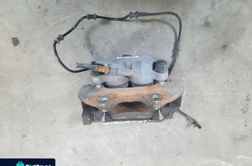 ZACISK HAMULCOWY PRAWY PRZÓD MERCEDES ML W164 3.0 CDI