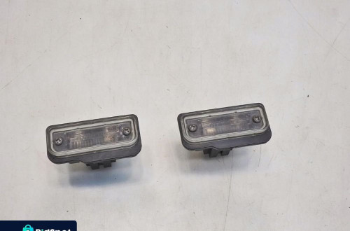 LAMPKA TABLICY REJESTRACYJNEJ MERCEDES W203 KOMBI LIFT A2038200256