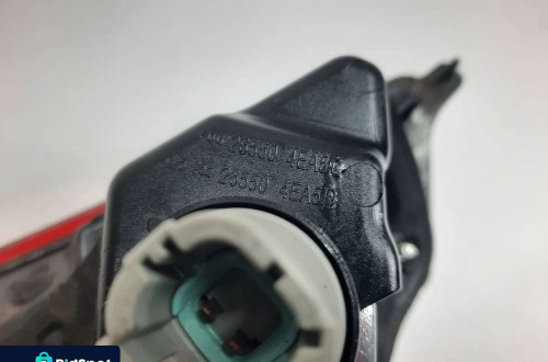LAMPA PRAWY TYŁ TYLNA PRAWA NISSAN QASHQAI J10 LIFT
