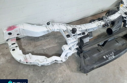 PAS PRZEDNI WZMOCNIENIE KIEROWNICA POWIETRZA FORD FOCUS MK3
