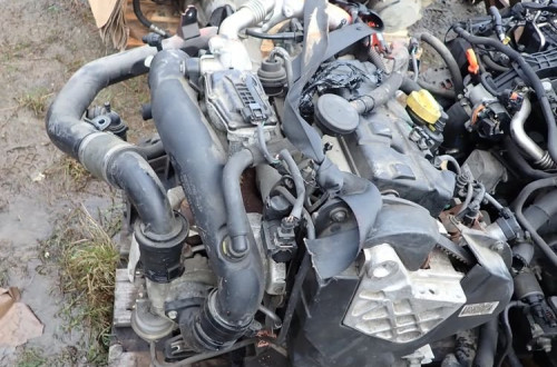 RENAULT MEGANE III SCENIC III 1.9 DCI SILNIK F9Q P862 SŁUPEK