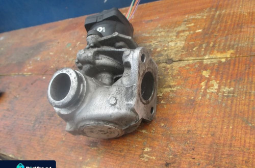 zawór EGR Peugeot Citroen 1.6 HDV 9685640460