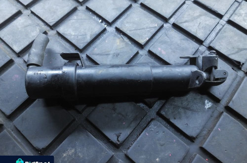 MERCEDES E W210 SPRYSKIWACZ REFLEKTORA PRAWY 2108601647