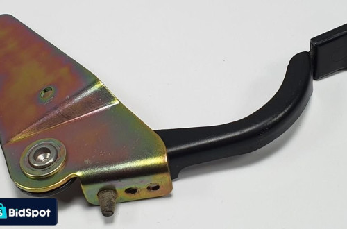 RĄCZKA KLAMKA OTWIERANIA MASKI JAGUAR XJR X300