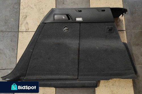 AUDI Q5 8R 13r LIFT BOCZEK BAGAŻNIKA