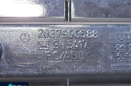LISTWA SPOJLER ŚWIATŁO KLAPY TYŁ C197 MERCEDES W203 KOMBI LIFT 2037900688