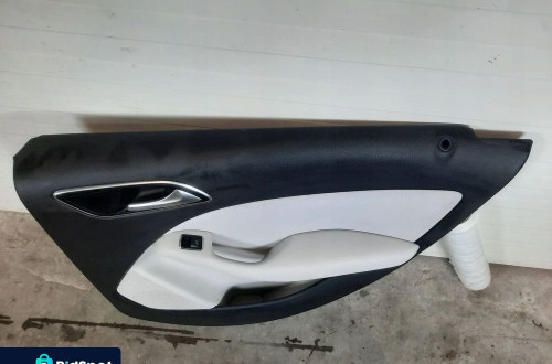 BOCZEK TYŁ TYLNY PRAWY MERCEDES B KLASA W246