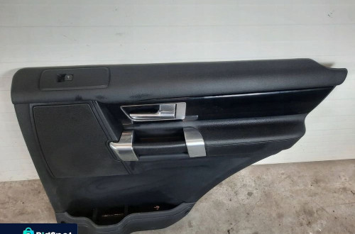 BOCZEK TAPICERKA LEWY TYŁ TYLNA LAND ROVER DISCOVERY 4 IV