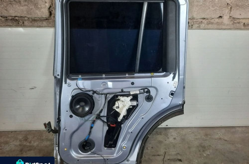 DRZWI TYLNE PRAWE PRAWY TYŁ LAND ROVER DISCOVERY 4 IV