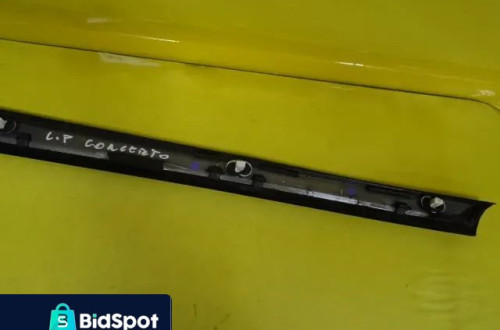 LISTWA SZYBY CZOŁOWEJ LEWY PRZÓD HONDA CONCERTO NR74