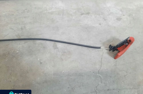 LINKA CIĘGNO OTWIERANIA MASKI MERCEDES ML W164 A1648800159