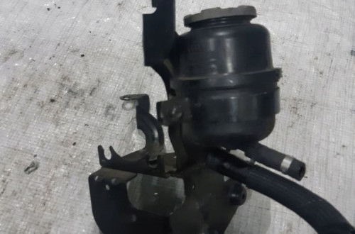 Uchwyt pompy ABS zbiorniczek Audi A6 C6 4F0614119M