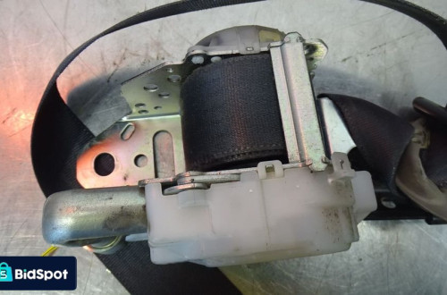 PAS LEWY PRZEDNI BEZPIECZEŃSTWA TOYOTA RAV4 III 2.2D-CAT 7Q2340-P
