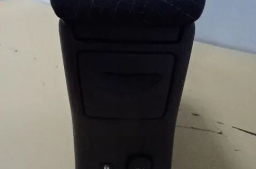 TUNEL PODŁOKIETNIK RENAULT LAGUNA II NR109