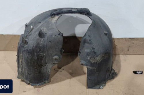 NADKOLE PRAWY PRZÓD AUDI A3 8V SEDAN 8V5821172