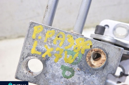 ZAWIAS ZAWIASY DRZWI PRAWY PRZÓD LX7W AUDI A3 8P 8E0831412E