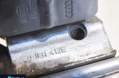 ZAWIAS ZAWIASY DRZWI PRAWY PRZÓD LX7W AUDI A3 8P 8E0831412E