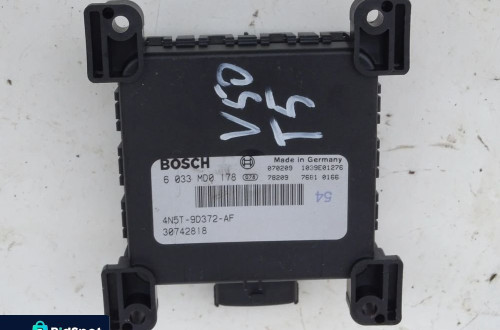 STEROWNIK POMPY PALIWA VOLVO V50 4N5T-9D372-AF 30742818 2.5 T F-VAT