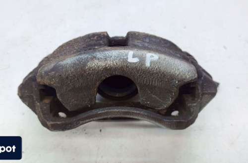 ZACISK HAMULCOWY JARZMO LEWY PRZÓD AUDI A3 8V