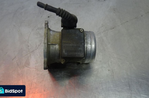 PRZEPŁYWOMIERZ POWIETRZA AUDI A4 B5 1.8 037906461B