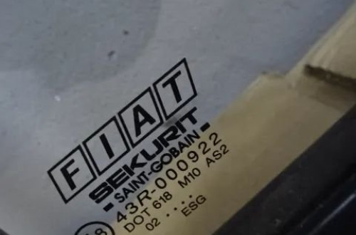 SZYBA KAROSERYJNA BOCZNA LEWY TYŁ FIAT SEICENTO 3D HB NR106