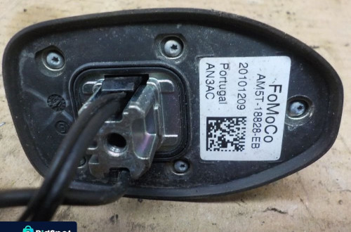 FORD FOCUS 1.6 D MK3 ANTENA RADIA GPS AM5T-18828-EB