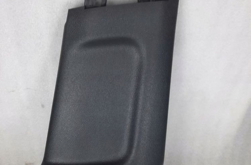 JETTA VI OSŁONA SŁUPKA ŚRODKOWEGO PRAWA 5C6867292