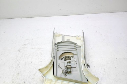 OSŁONA POSZYCIA SŁUPKA B PRAWA AUDI A3 8V SEDAN 8V5867244A