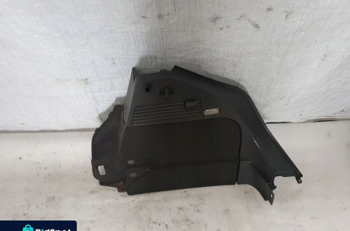 Boczek bagażnika prawy Audi A1 3D 8X3867762