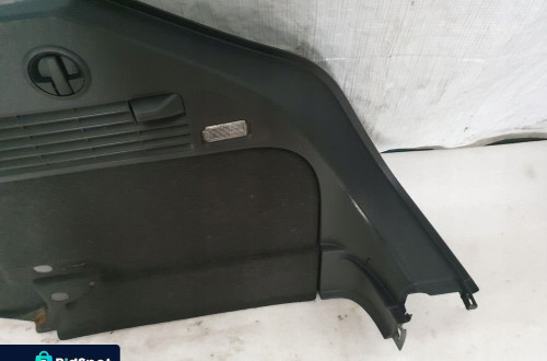 Boczek bagażnika prawy Audi A1 3D 8X3867762
