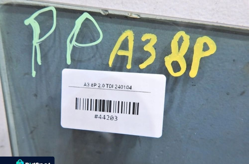 SZYBA DRZWI PRAWY PRZÓD AUDI A3 8P