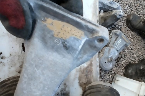 mercedes w221 4.0 lapa mocowanie poduszk silnika a6062230104
